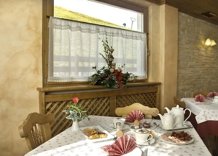 Garni Costanza Ливиньо