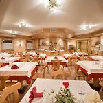 Garni Costanza 3*