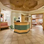 Hotel Garni Costanza 3*